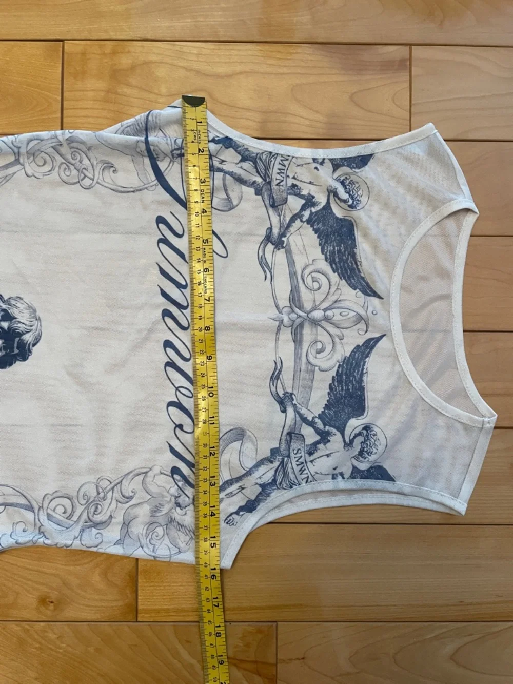 M Stunning Vintage-Inspired White Graphic Tank Top - Picture 4 of 7